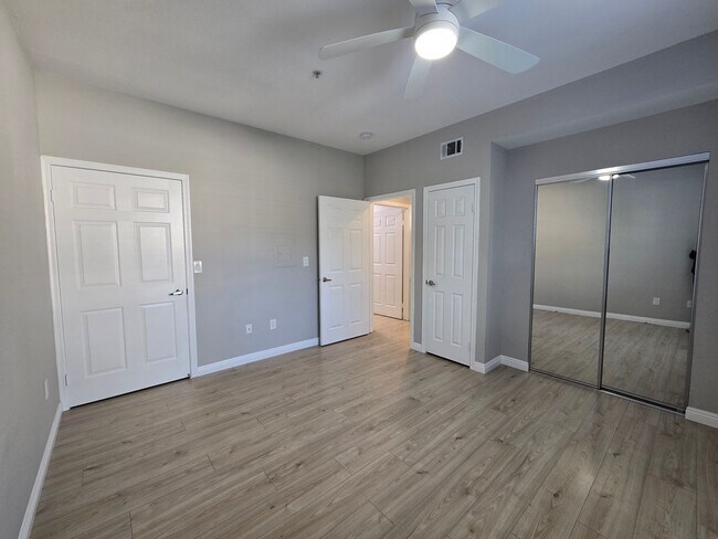 Building Photo - CANYON CREST CONDO