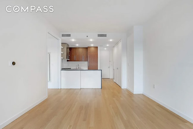 Building Photo - Chelsea 1 Bed W/D &amp; Balcony $6800