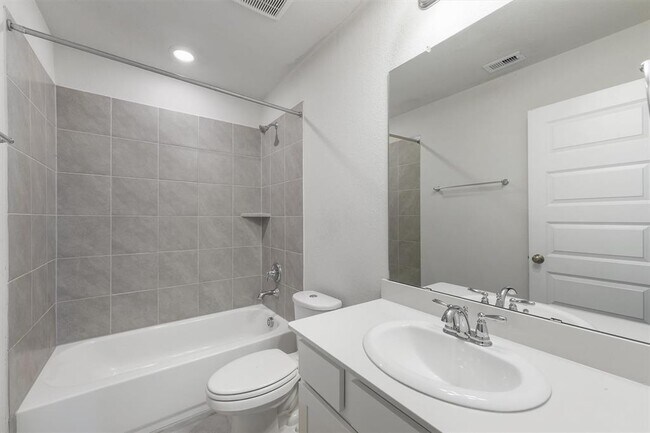Building Photo - 1358 Eagle Pass Dr