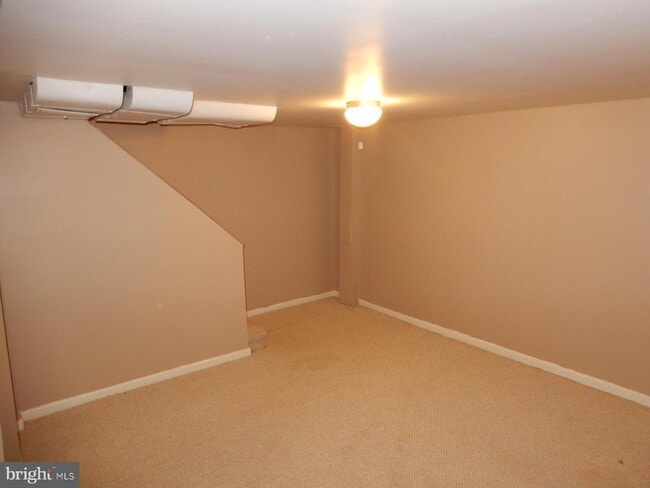 Building Photo - 2227 Arlington Terrace