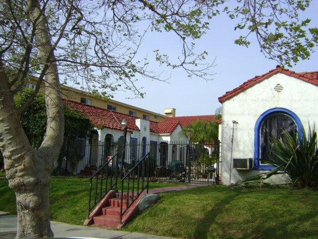 Primary Photo - 835-835 N Formosa Ave