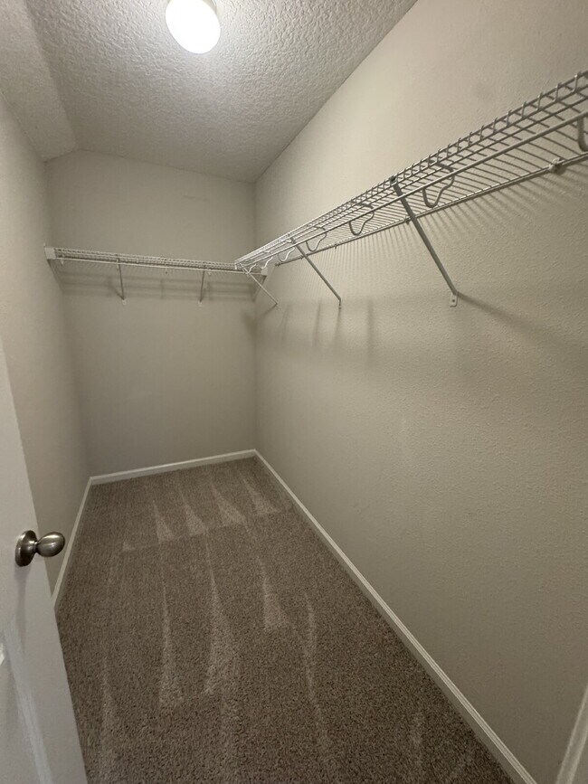 Building Photo - Shearwater, 4 bedroom 3.5 bath home for rent.