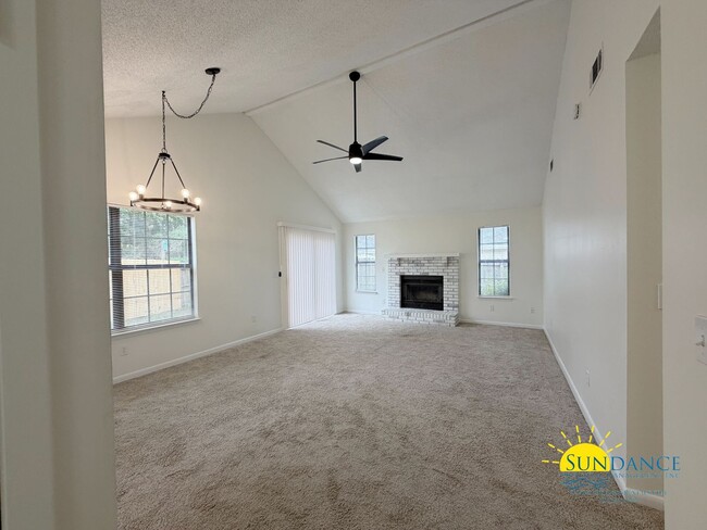 Building Photo - Charming 3-Bedroom Home in Fort Walton Beach!