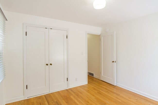 Building Photo - 2bd/1.75ba Seattle House