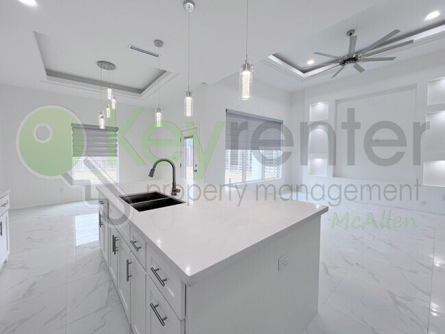 Building Photo - Beautiful  Upgarded 3 b/2.5 bath Home in Alton.Don't Miss Out!