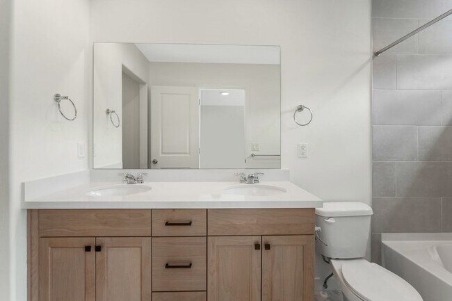 Building Photo - 12927 Trail