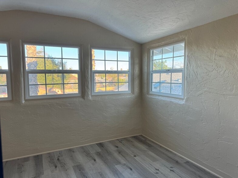 Building Photo - 3719 McKenzie St