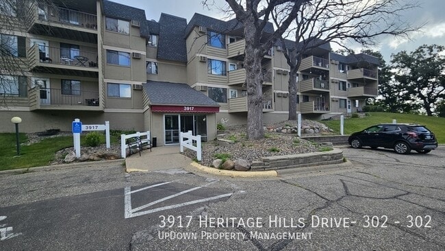 Primary Photo - 3917 Heritage Hills Dr