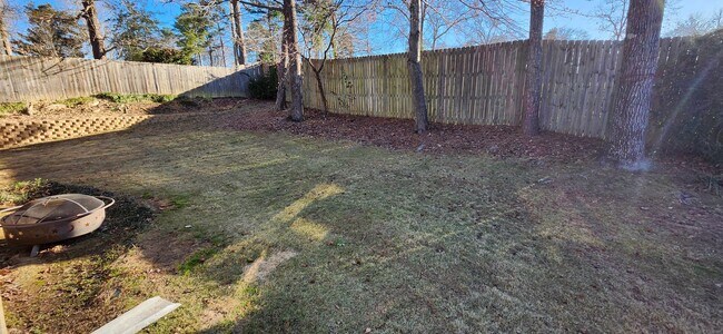 Building Photo - 4 bedroom home in North Columbus