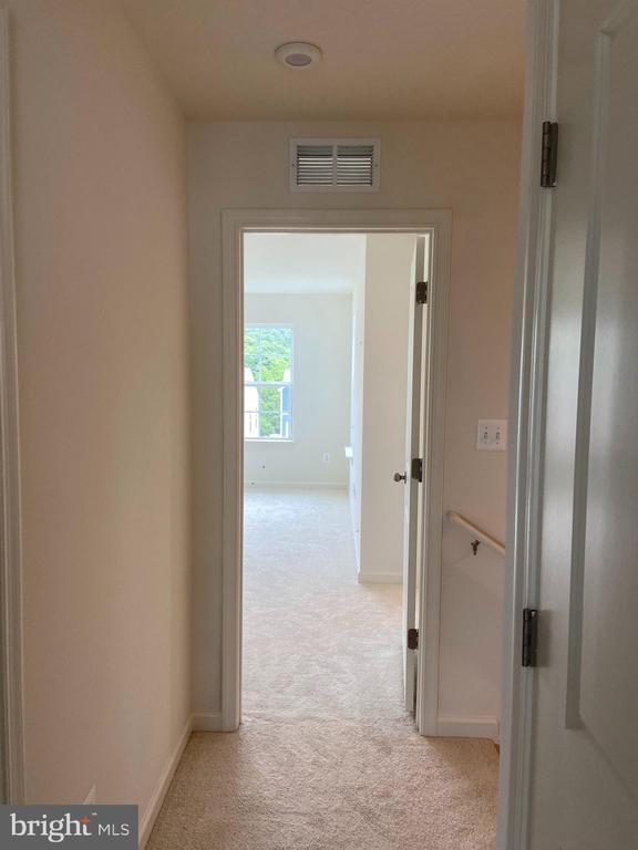 Building Photo - 255 Clifton Mnr