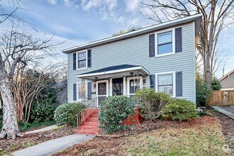 Building Photo - Charming 2BD/1BA 2nd Floor Unit on Pecan Ave