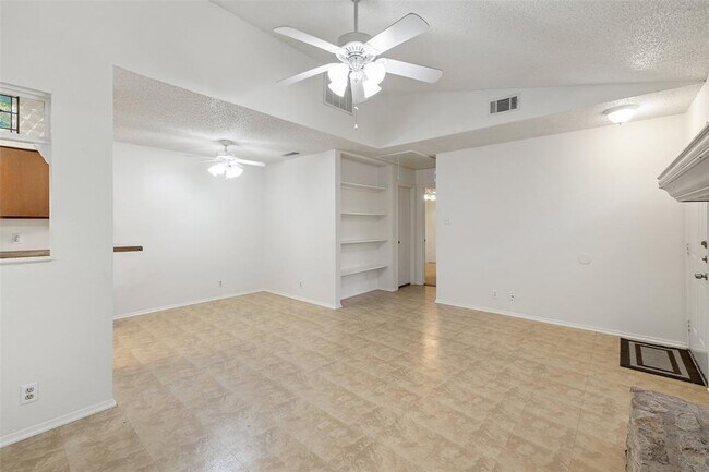 Building Photo - 12416 Deer Falls Dr