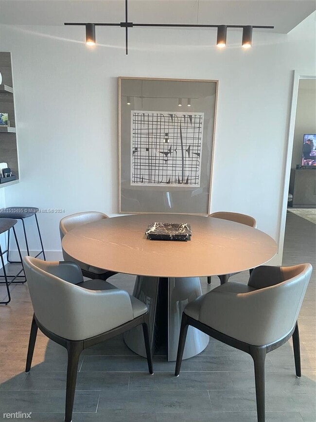 Building Photo - 3 br, 3 bath House - 400 Sunny Isles Blvd ...