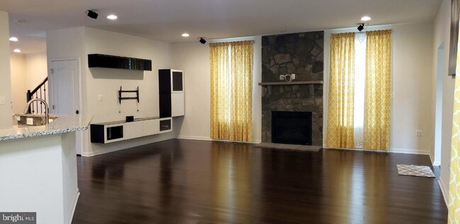 Building Photo - 43168 Ashley Heights Cir
