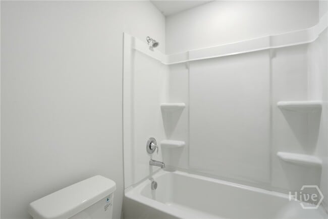 Building Photo - 145 Binscombe Ln