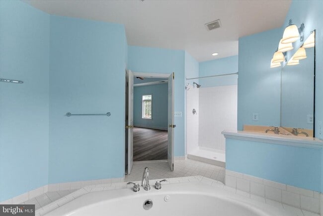 Building Photo - 116 Desales Dr
