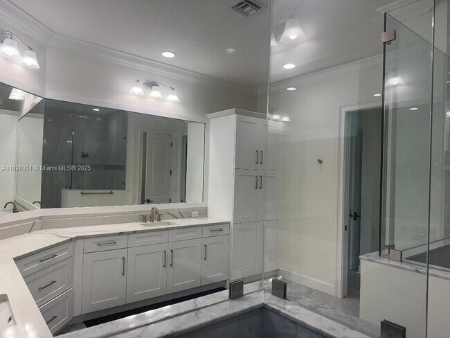 Building Photo - 4691 Estates Cir