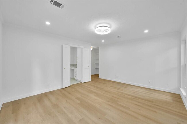 Building Photo - 11612 Timberwild St
