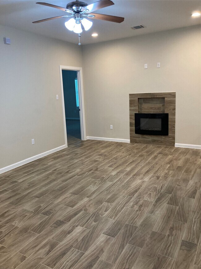 Building Photo - 1018 Homer St