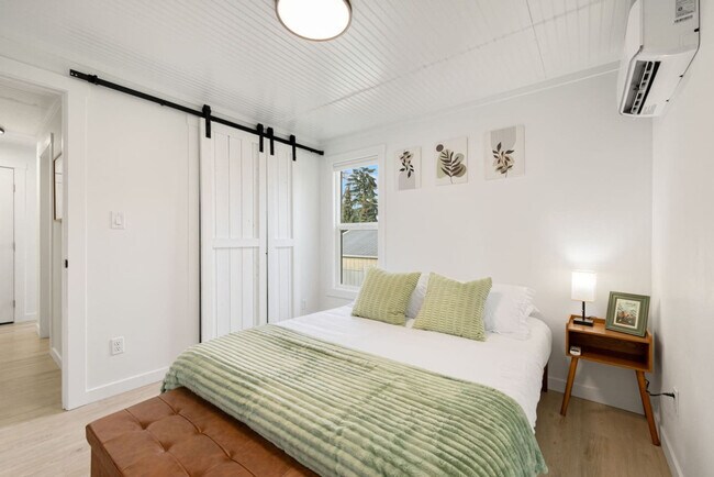 Building Photo - 3413 N 8th St