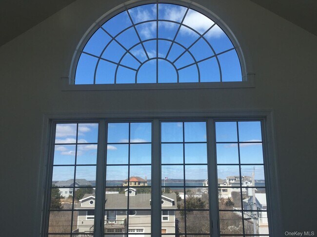 Building Photo - 939 Dune Rd