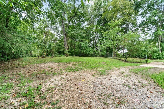 Building Photo - 706 Britton Springs Rd