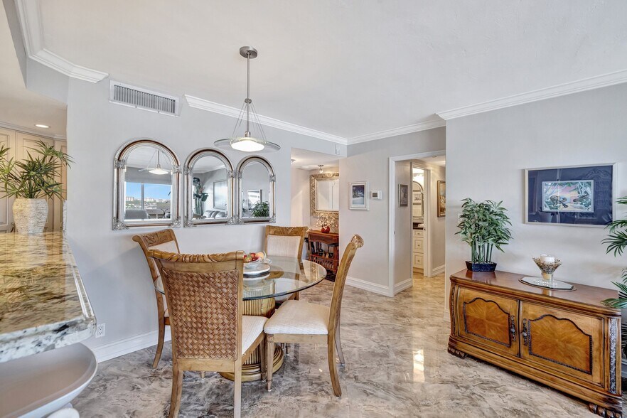 Building Photo - 2100 S Ocean Dr