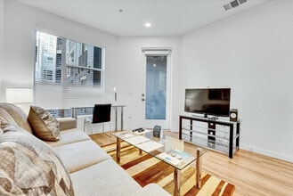 Building Photo - 593 Camino De La Reina