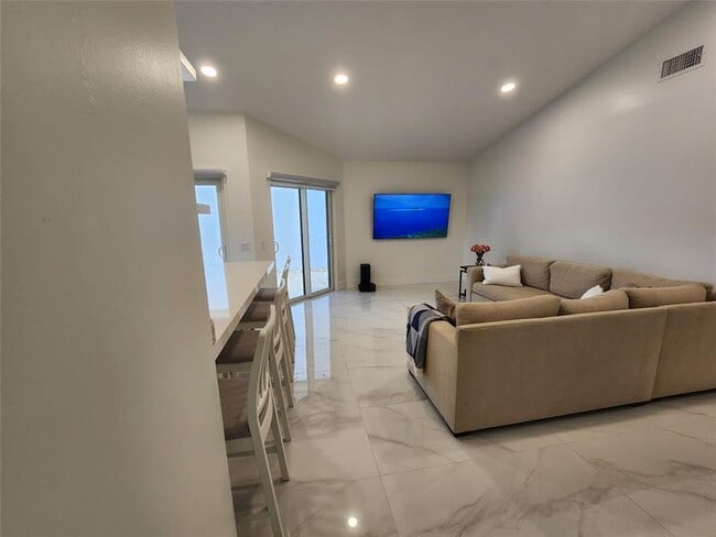 Building Photo - 1303 Seagrape Cir