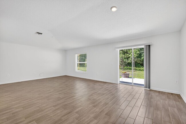 Building Photo - Available Now! Well-Maintained 3BR/2BA in Great Neighborhood