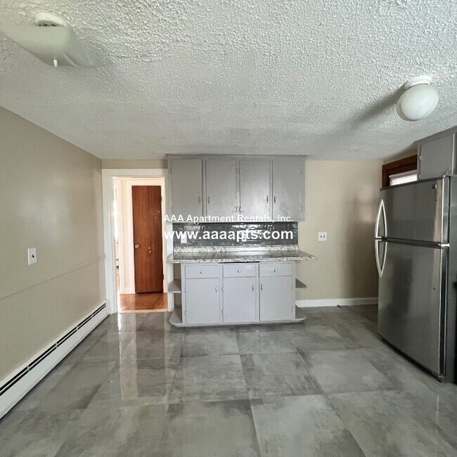 Building Photo - 32 Bradford St