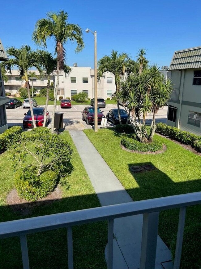 Building Photo - 371 Flanders Dr