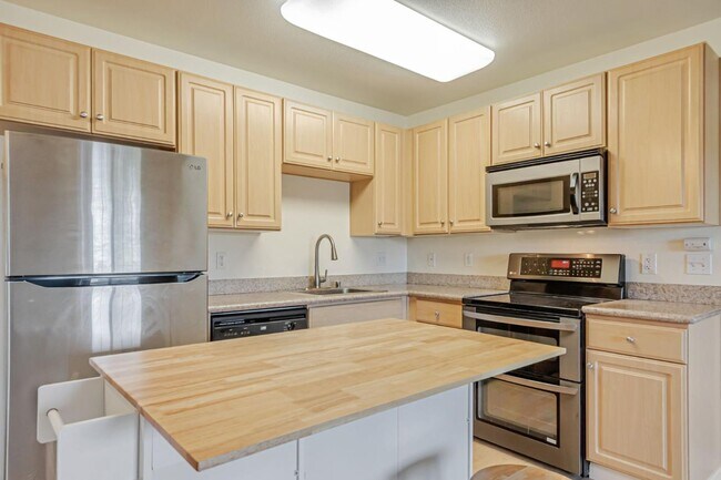 Building Photo - 3128 Loma Verde Dr