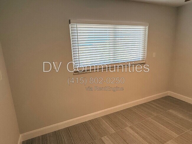 Building Photo - 2802 Pass a Grille Way