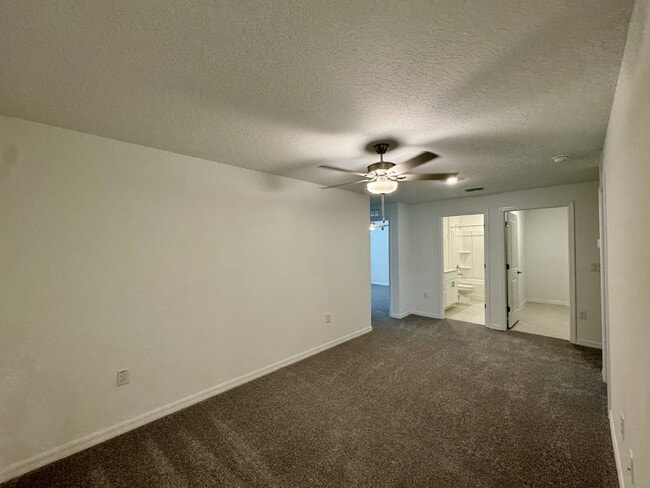 Building Photo - 10347 Honey Hammock Wy