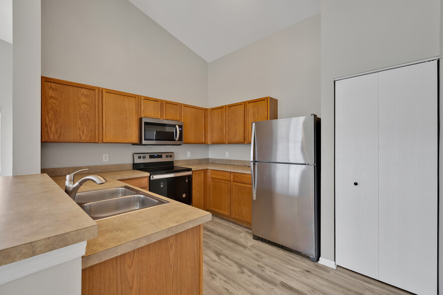 Building Photo - 222 Bertram Dr