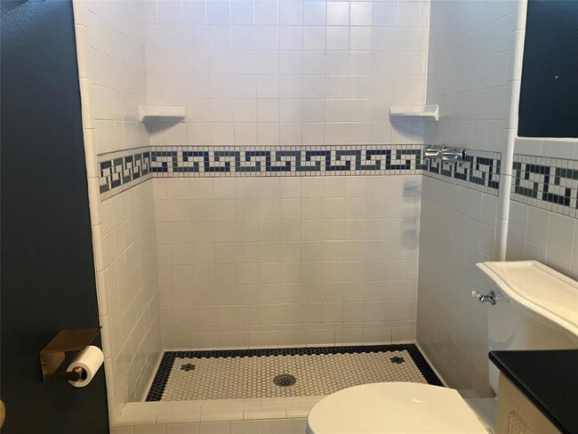 Building Photo - 1916 W 39th St