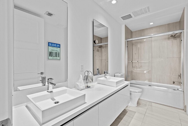 Building Photo - 155 E Boca Raton Rd