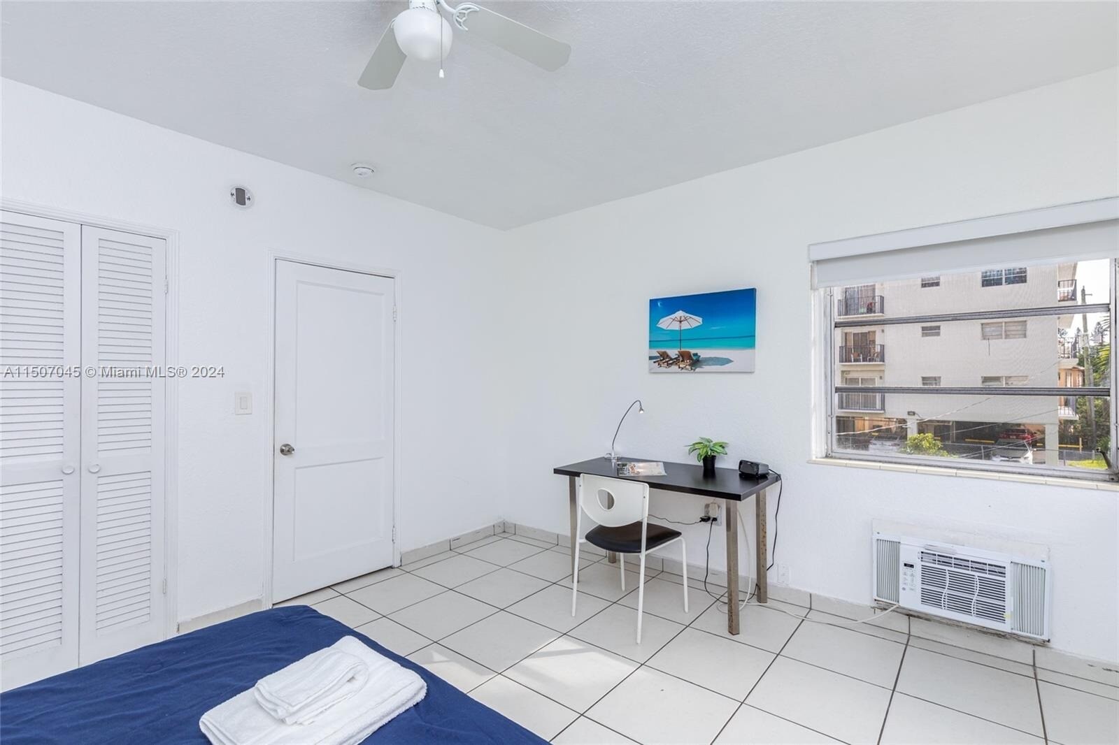 Building Photo - 1982 Marseille Dr