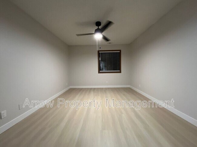 Building Photo - 2380 N 44th St