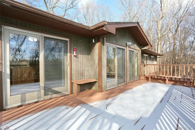 Building Photo - 9 Country Club Ln
