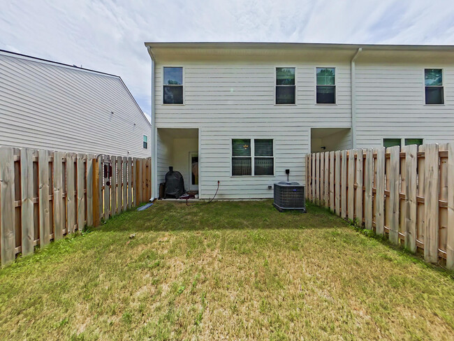 Building Photo - 882 Quaint Parish Cir