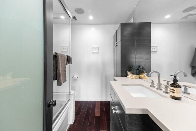 Building Photo - Architectural Contemporary with Panoramic ...