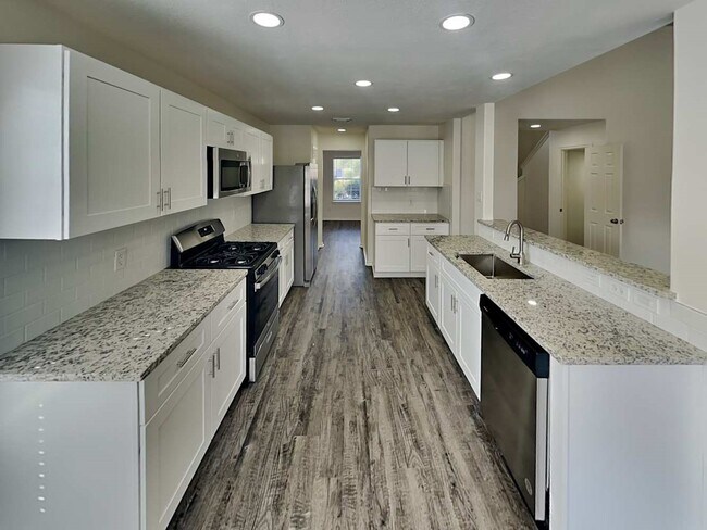 Building Photo - 6830 Atasca Creek Dr