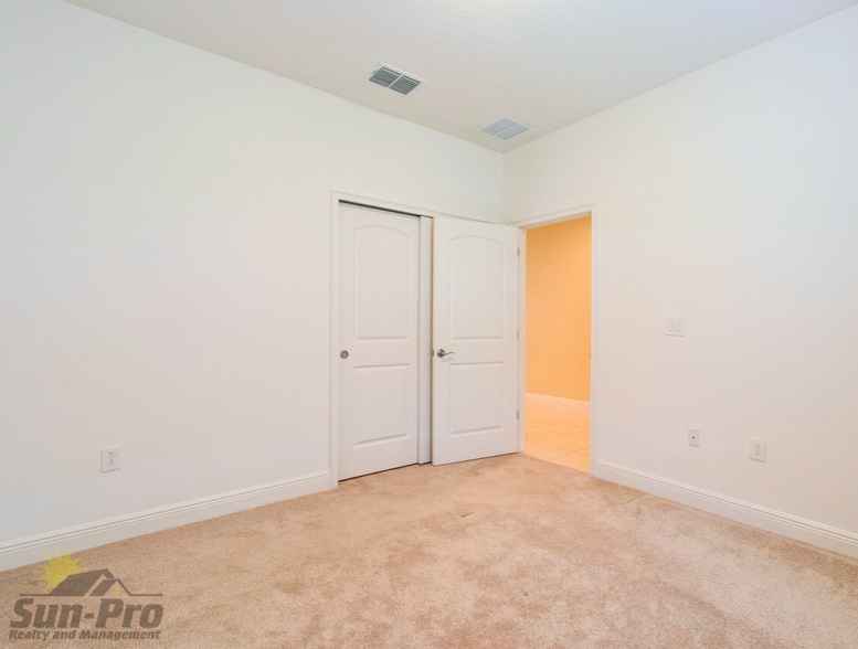 Building Photo - 5563 Estero Loop
