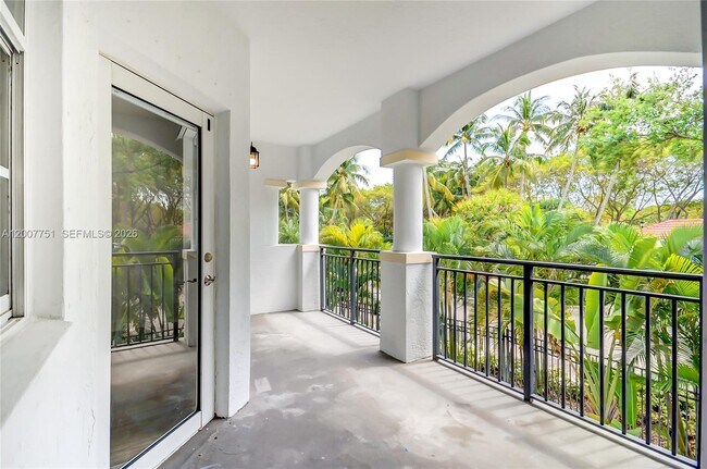 Building Photo - 3105 NE 184th St