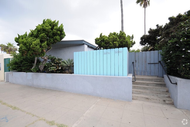 Building Photo - 5074-5080 Santa Monica Ave