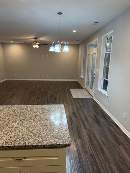 Building Photo - 516 Shenandoah St