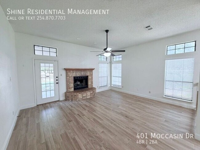Building Photo - 401 Moccasin Dr