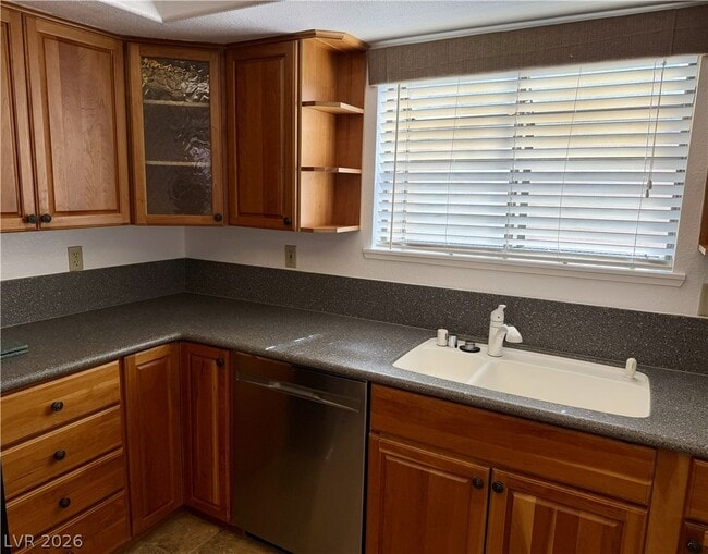 Building Photo - 1923 Magnolia Dr